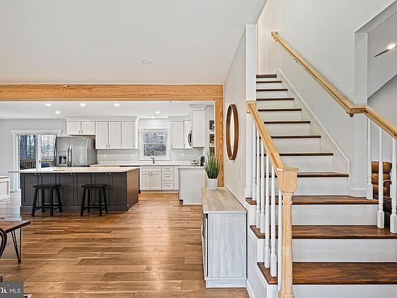 5th image of 1102 Barkley Pl