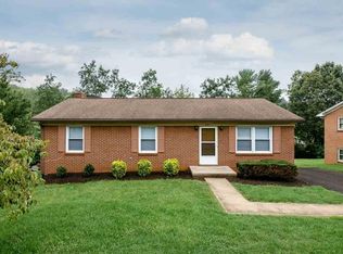 921 Grove Ln, Staunton, VA 24401