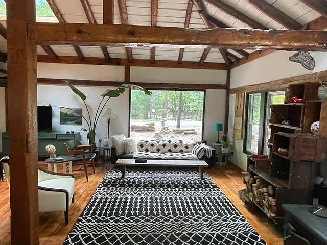 3 bed, 1100 sqft, $3,200 — Photo 1