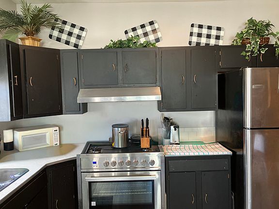 4th image of 202 University Ave #1