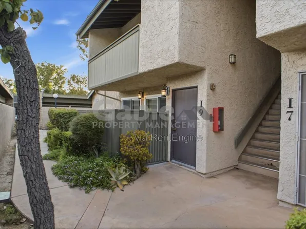 25825 Tournament Rd, Santa Clarita, CA