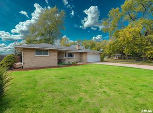 6217 N Knollaire Dr, Peoria, IL 61614