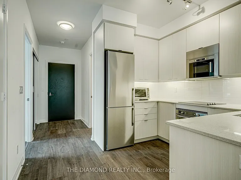 101 Erskine Ave #321 — Photo 2