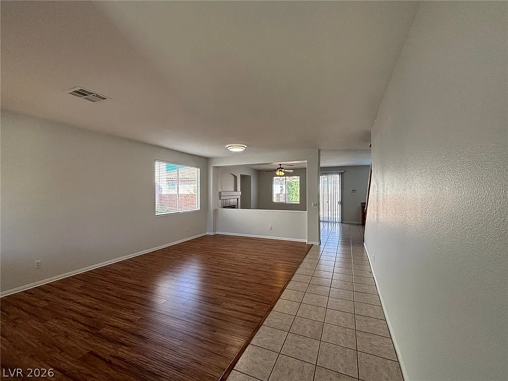 4 bed, 3.0 bath, 3014 sqft, $3,295 — Photo 2