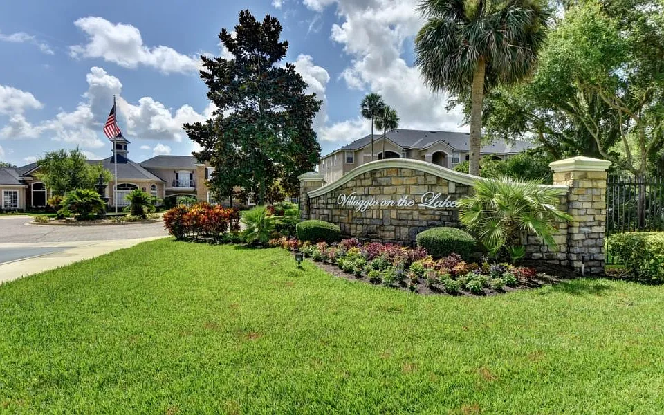 940 Village Trl #6-206