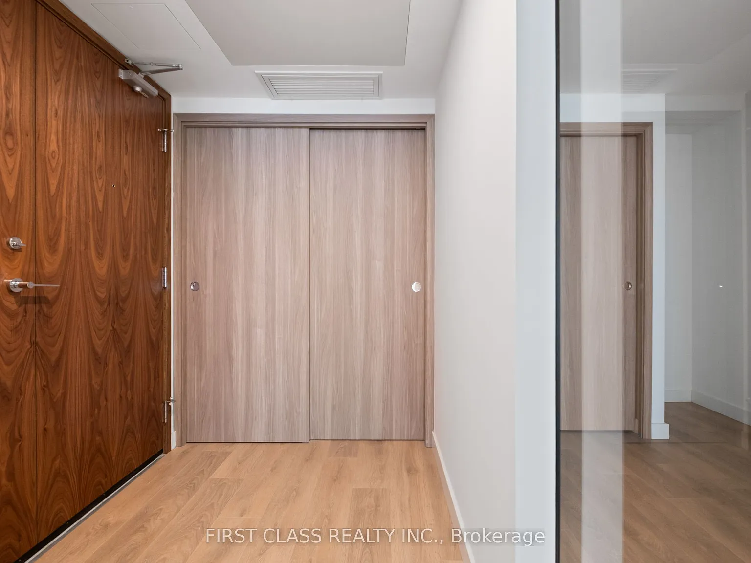 2 bed, $3,200 — Photo 2