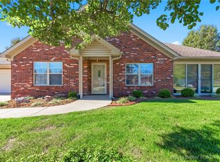 8464 Hunters Trce, Sellersburg, IN 47172