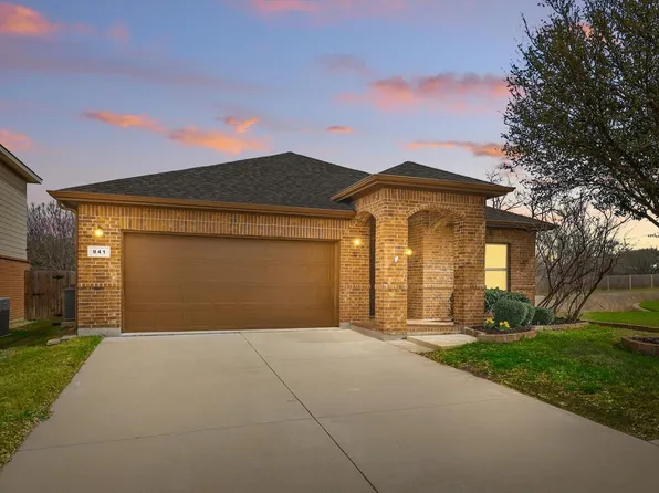 941 Iona Dr, Fort Worth, TX 76120