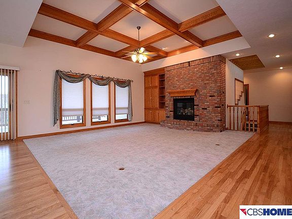 3rd image of 16459 Crestfield Dr
