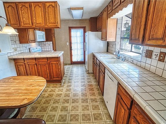 2nd image of 6601 Mount Baldy Cir