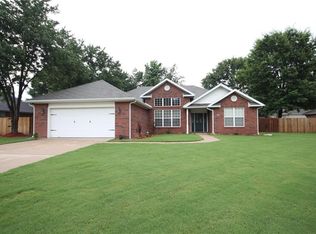 2802 Colton Dr, Springdale, AR 72762