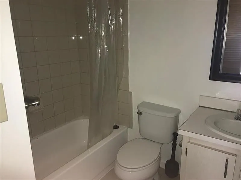 1 bed, 1.0 bath, 650 sqft, $1,700 — Photo 4