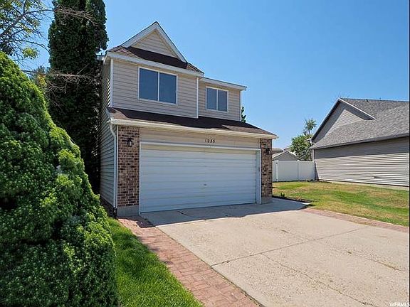 3rd image of 1235 W Athleen Dr