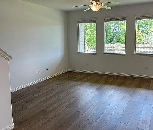 5th image of 502 Poplar St
