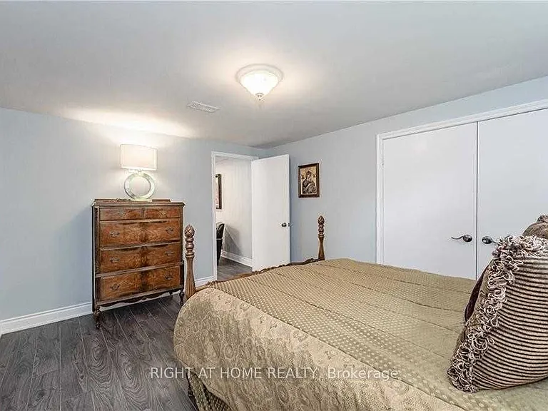 118 Briarwood Cres — Photo 9