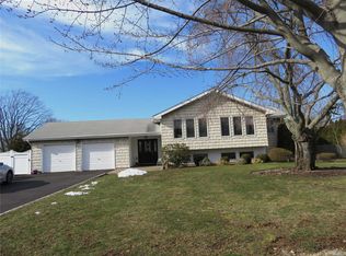 4 Holly Dr, East Northport, NY 11731