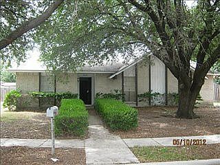 1st image of 713 Pinehill Ln