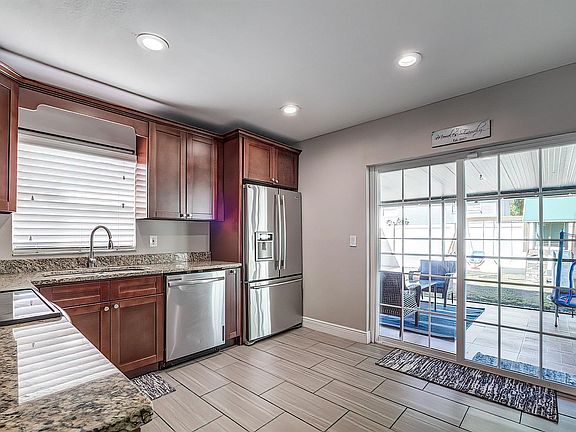 3rd image of 12415 Mondragon Dr