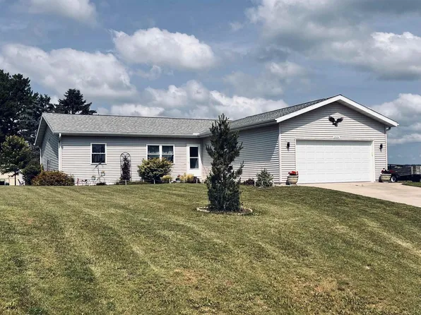 2424 Wild Rose Court, Portage, WI 53901