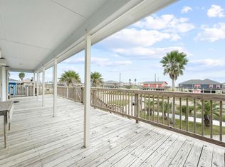 904 Surf Dr, Surfside Beach, TX 77541