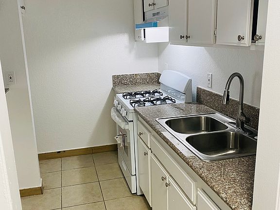 4th image of 15555 Parthenia St APT 103