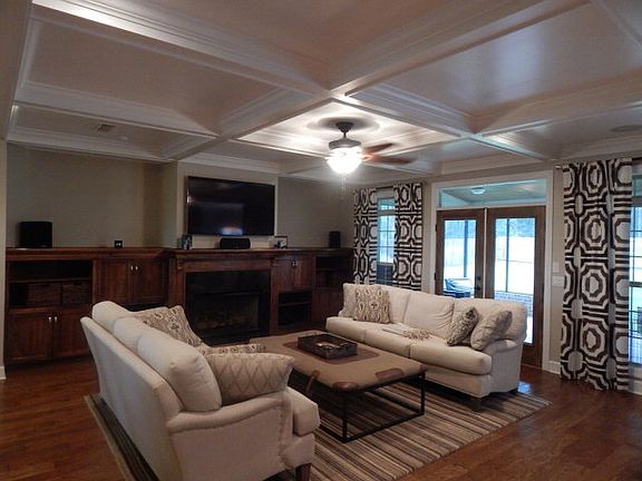 4th image of 411 Oakwood Dr