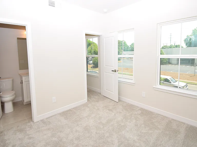 4810 Chastain Ave — Photo 17
