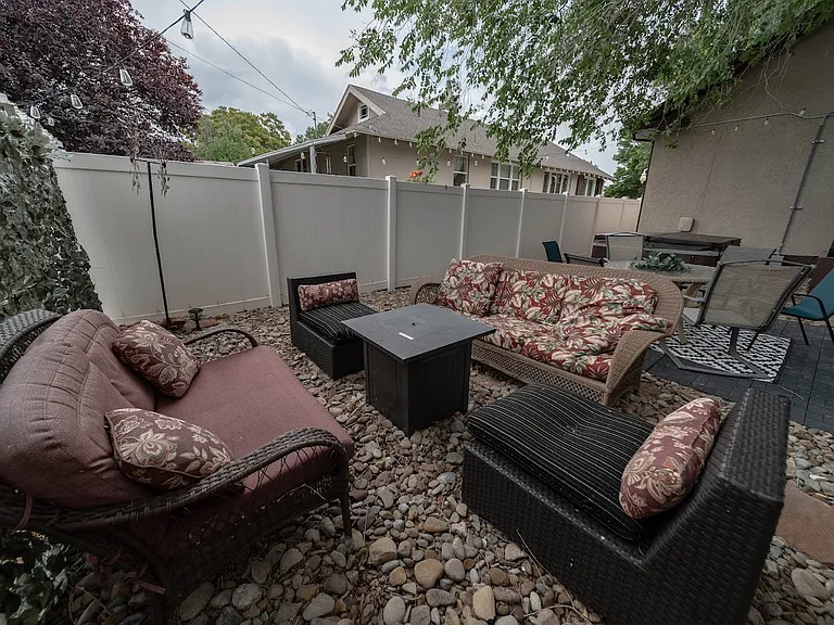 119 N 200 E — Photo 21