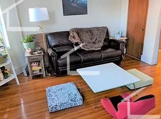 198 Saint Paul St APT 2B, Brookline, MA 02446