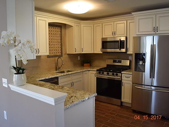 3rd image of 374 Costa Mesa Dr