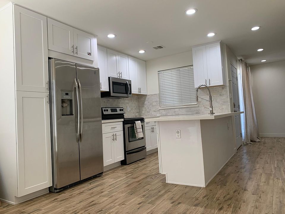 1st image of 316 W Tonopah Dr Unit 5