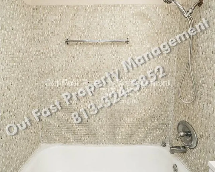 537 2nd St N #C — Photo 15