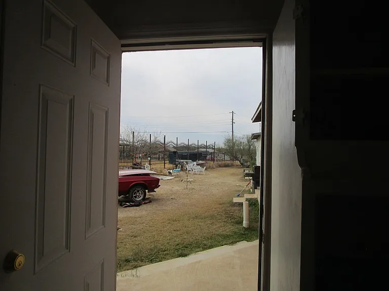 1816 Old Pioneer Rd — Photo 6