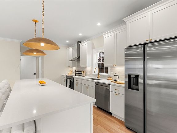 4th image of 46 Mystic Lake Dr #46