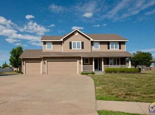 2521 SW Windermere Ct, Topeka, KS 66614