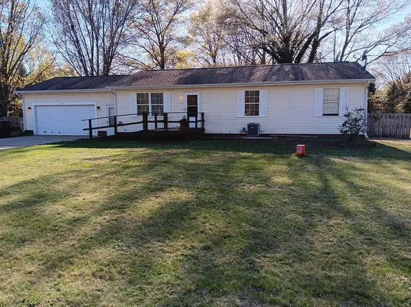 123 Darwin Dr, Muskegon, MI 49442