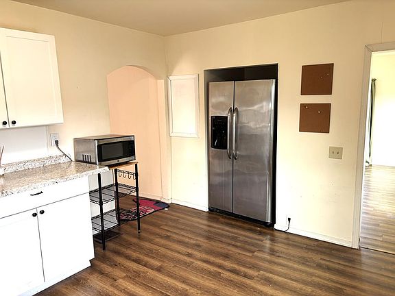 4th image of 28 Diamond Avenue