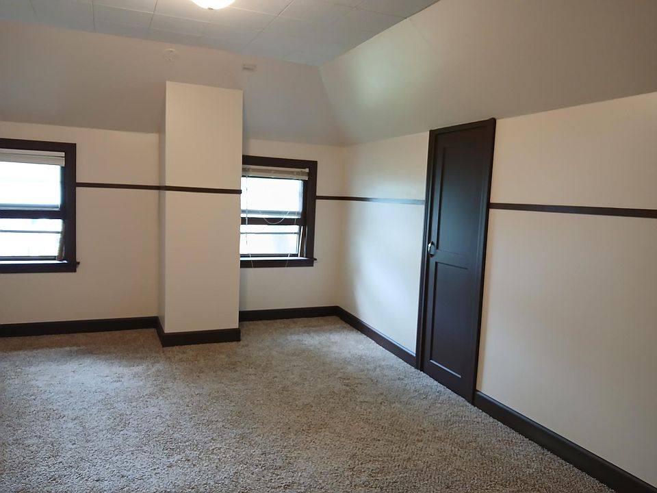 1st image of 120 Flohr Ave Floor 2