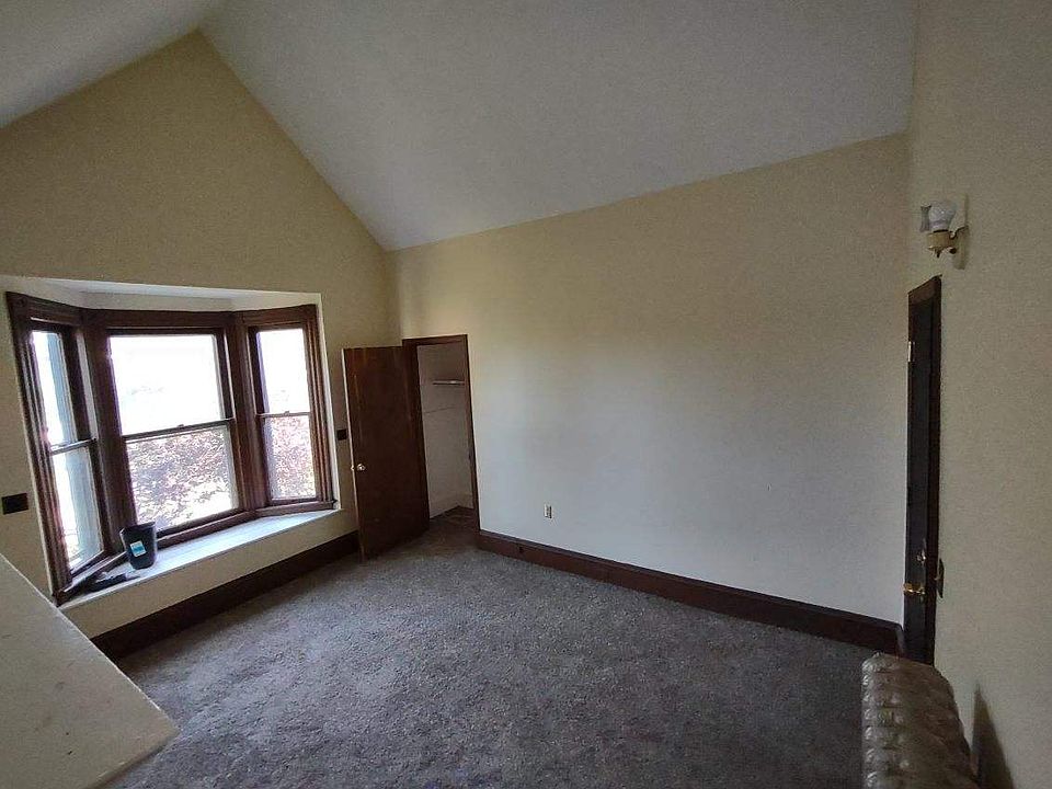 2nd image of 36 Brooklawn Ave #7