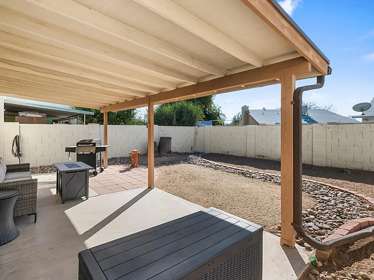 2355 W Voltaire Ave — Photo 13