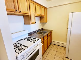 6800 N Sheridan Rd #1, Chicago, IL 60626