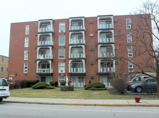 6490 N Northwest Hwy APT 1B, Chicago, IL 60631