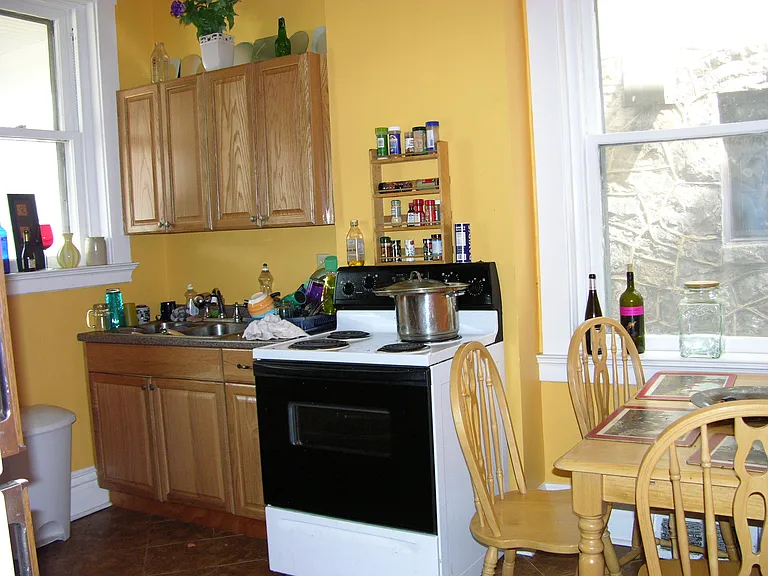 5747 Northumberland St #1 — Photo 7