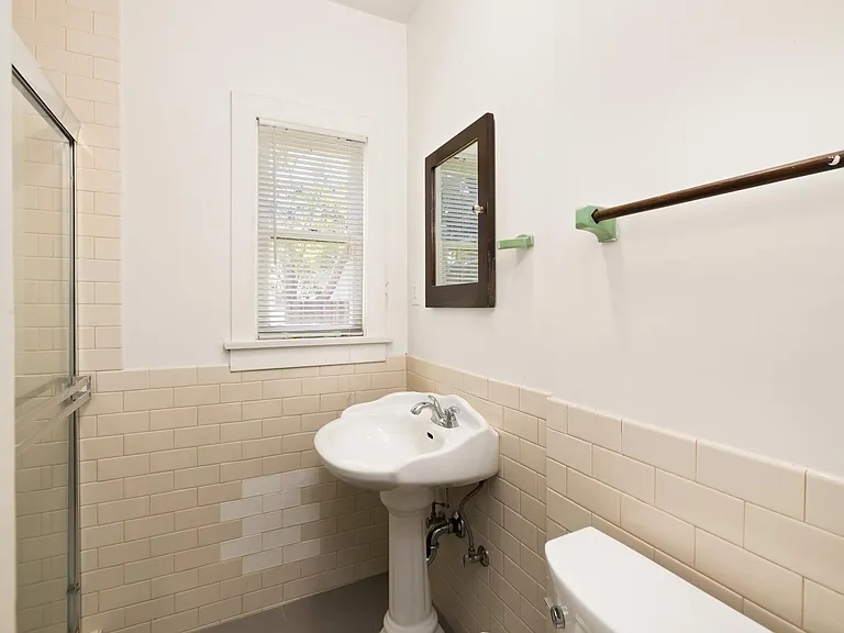 828 Harvard Ave — Photo 7