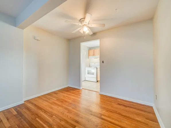 4 Goslee Dr #3, Manchester, CT 06040