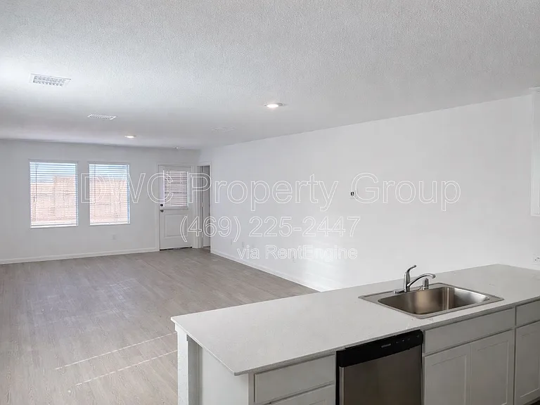 3132 Burmese St — Photo 3