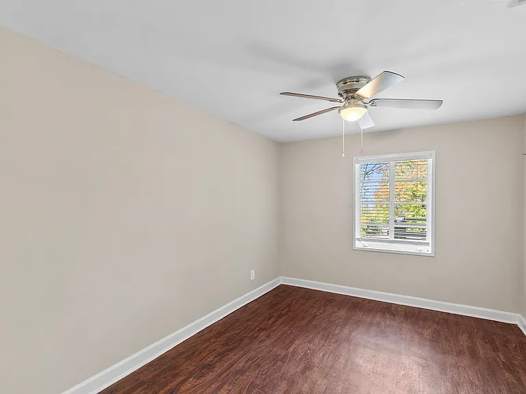 Wesley Apartments — Photo 22