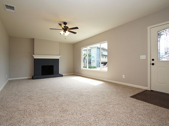 4th image of 170 Sylvan Ave