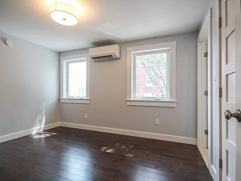 137 York St — Photo 23