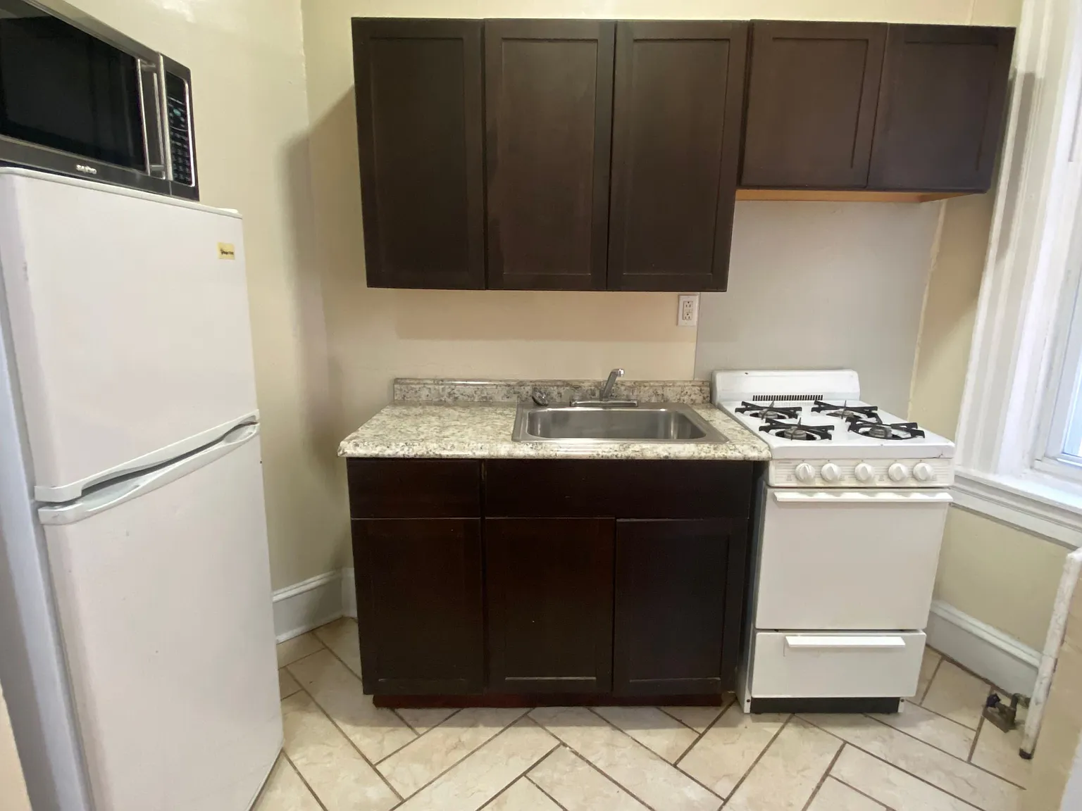1 bed, $1,275 — Photo 2